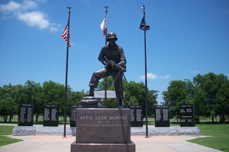 statue